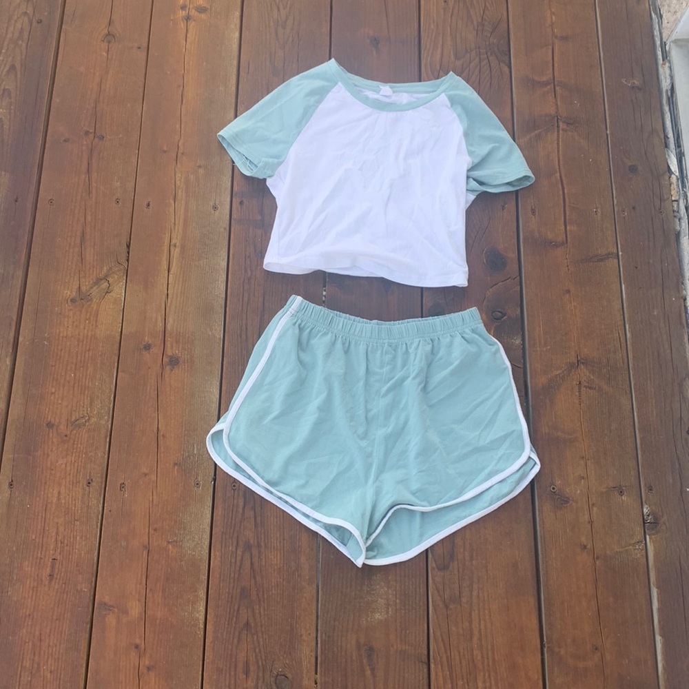 Cropped baseball tee shortset